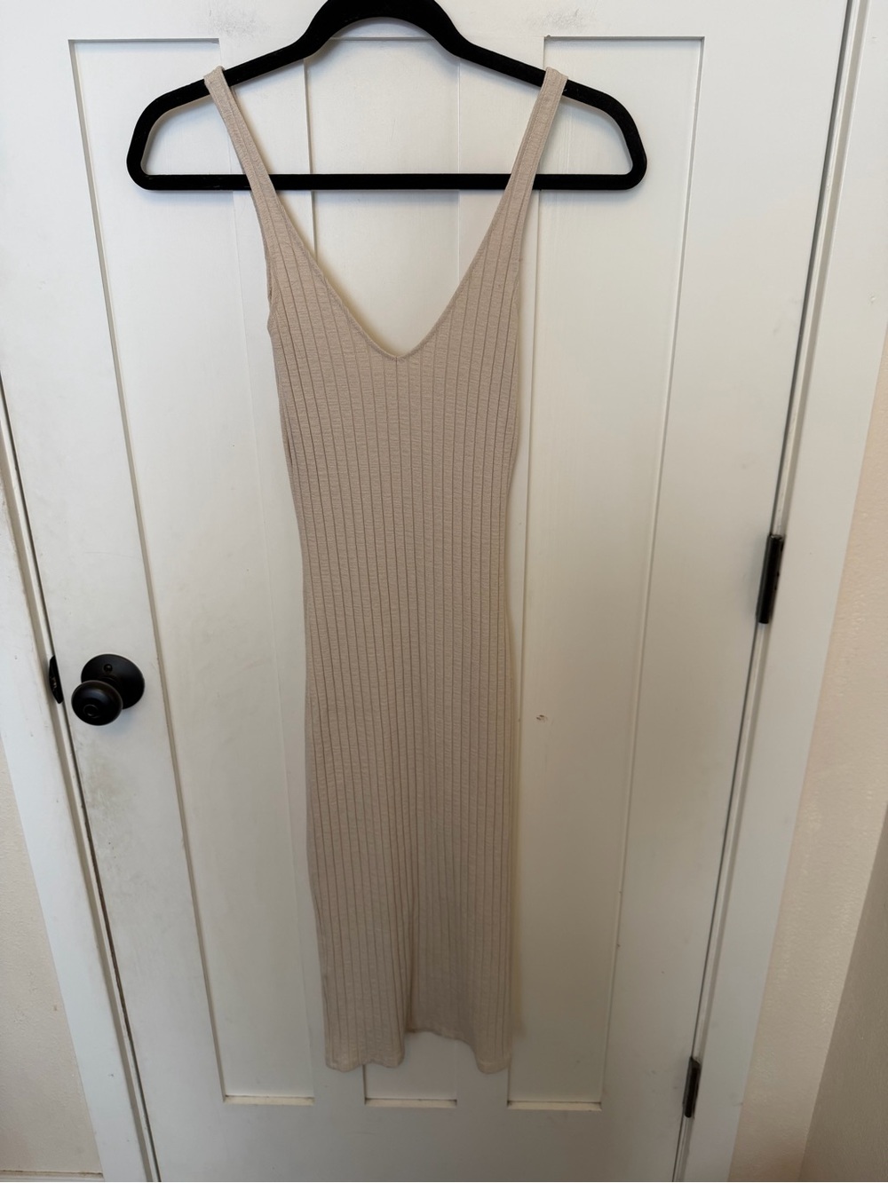 Zara sleeveless ribbed knit midi dress V-Neck Cream Neutral Size Small Bodycon